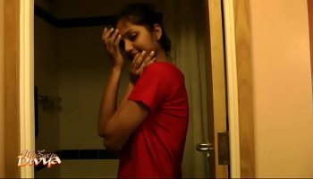 Super hot indian babe divya in shower indian porn